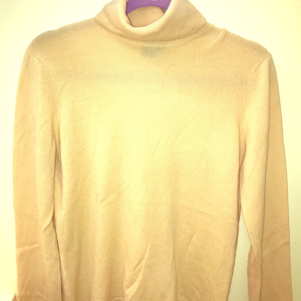 100% Cashmere yellow turtleneck sweater-